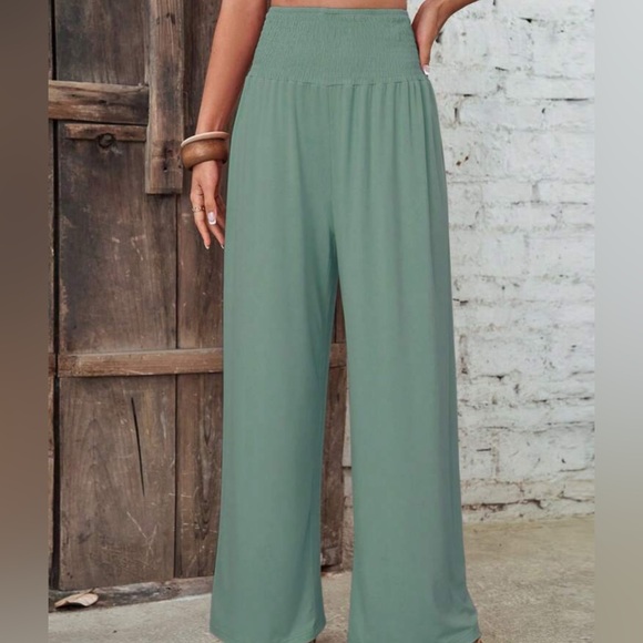Solid Wide Leg Pants - Picture 5 of 5